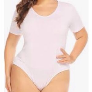 IN'VOLAND Women's Bodysuit Plus Size Short Sleeve Scoop Neck Bodysuit Basic 22W